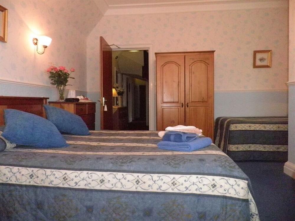 Midway Guest house