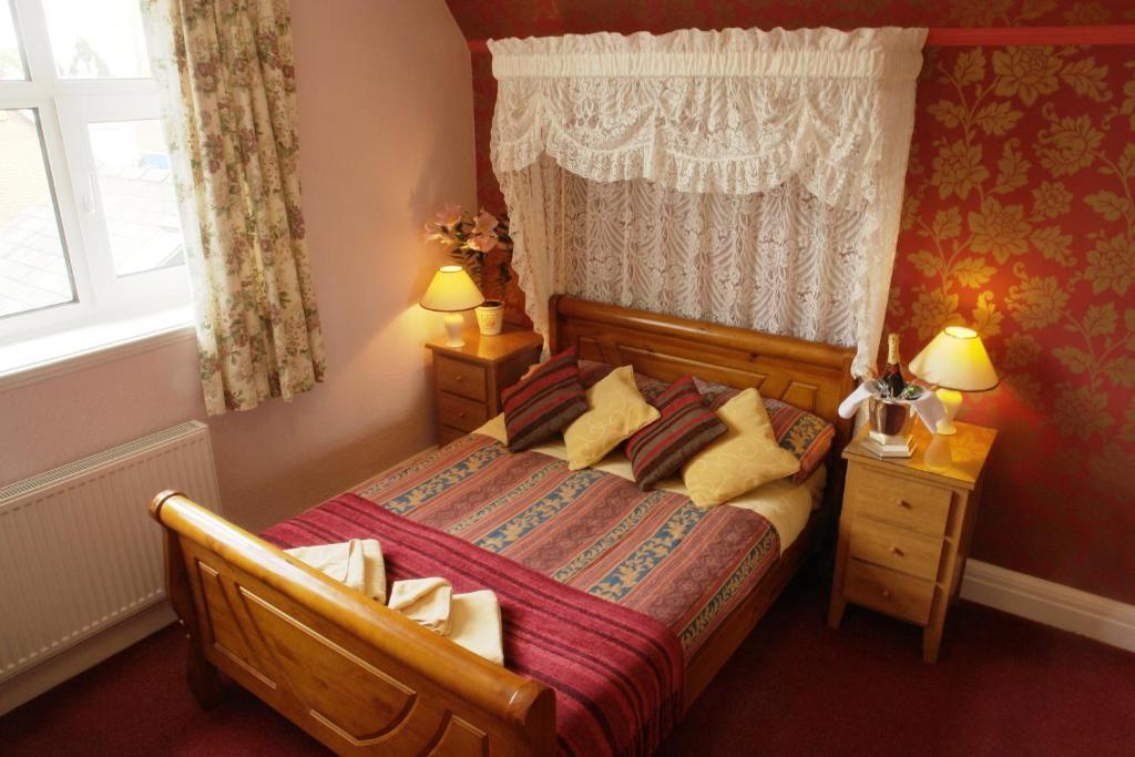 Guest house Midway 4*