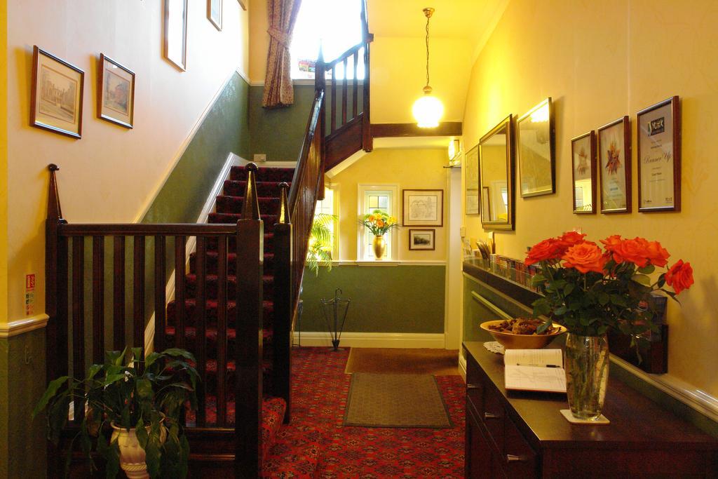Midway 4* York